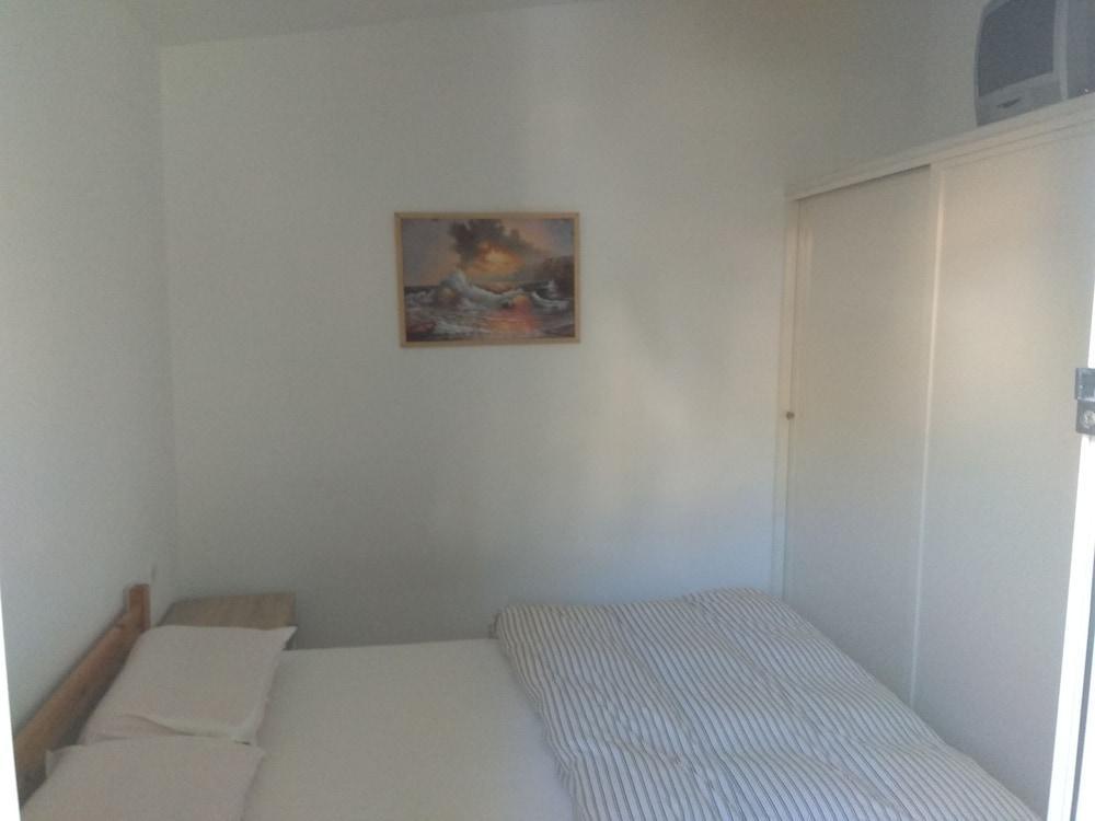 Roula'S Rooms Aegina Extérieur photo